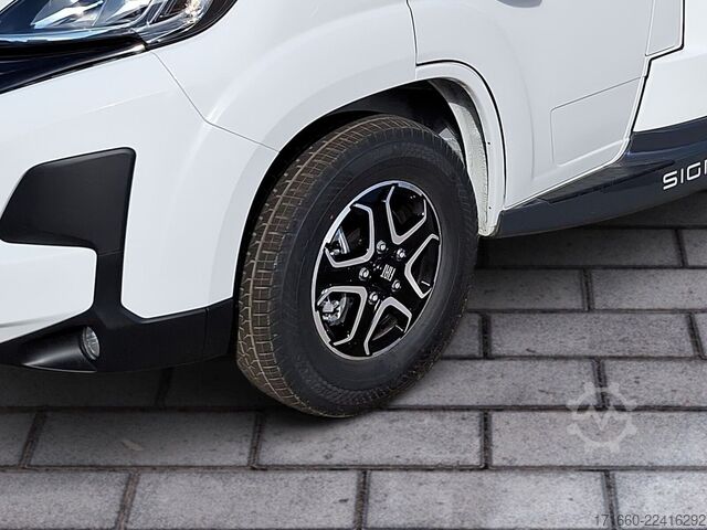 Półzintegrowany kamper BÜRSTNER Signature SFT 7.1 Combi 6 E, Markise