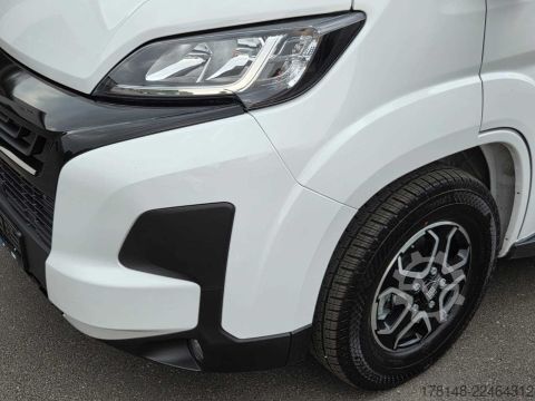 Daļēji integrēta kemperis Bürstner Signature SFT 7.0