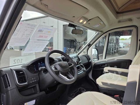 Daļēji integrēta kemperis Bürstner Signature SFT 7.0
