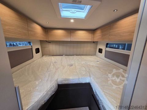 Daļēji integrēta kemperis Bürstner Signature SFT 7.0