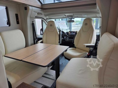 Daļēji integrēta kemperis Bürstner Signature SFT 7.0