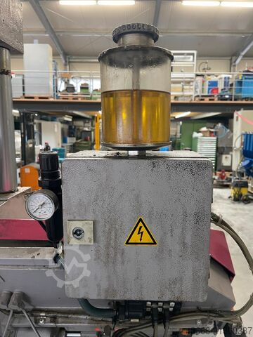 Scie à ruban horizontale entièrement automatique Behringer HBP 313