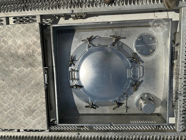 δεξαμενόπλοιο κοντέινερ CIMC 34.820L / 1-comp. / 4 BAFFLES / 20FT swapbody /...