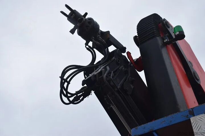 Loading platform Renault C480 Crane Palfinger PK18002 -Remote control