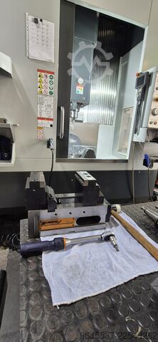 मिलिंग मशीन HAAS UMC-750