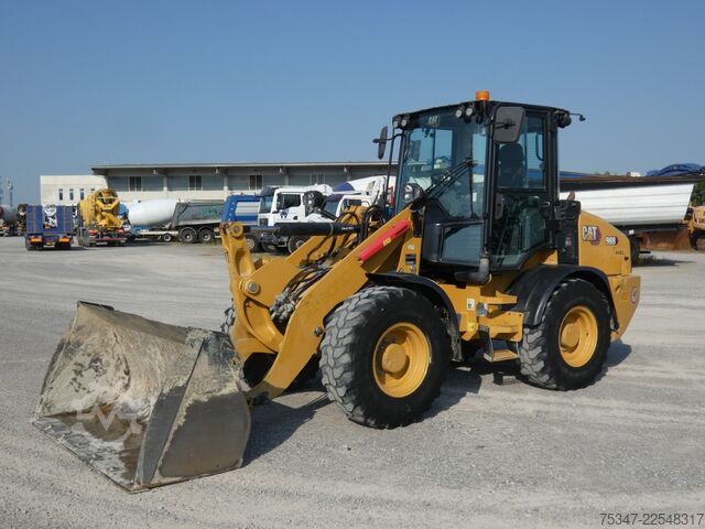 Pyöräkuormaaja Caterpillar 908