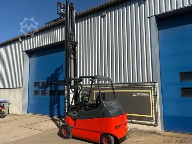 VS-22644 Chariot élévateur électrique triplex Linde E30 LINDE E30