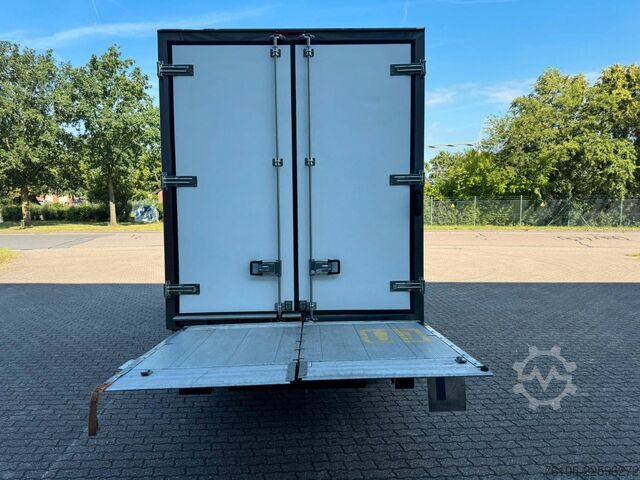 Furgoneta frigorífica IVECO Daily 35S16 Tiefkühlkoffer mit Ladebordwand