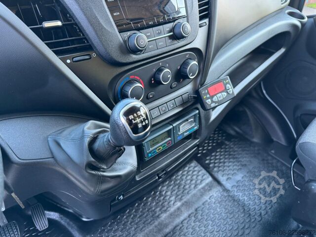 Furgoneta frigorífica IVECO Daily 35S16 Tiefkühlkoffer mit Ladebordwand