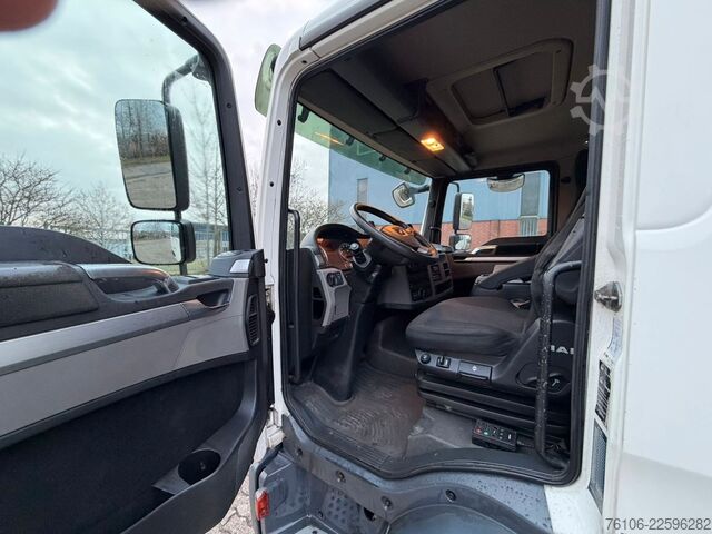 Furgoneta caja MAN TGL 8.190  Isolier Koffer mit Ladebordwand