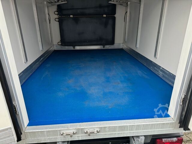 Fourgon isotherme frigorifique IVECO Daily 35S13 Kühlkoffer C33-Type 526EV