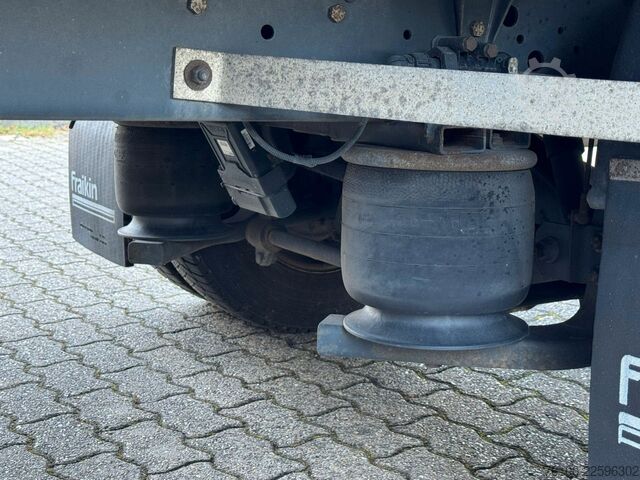 Furgoneta caja IVECO Daily 70C17 Koffer mit Ladebordwand