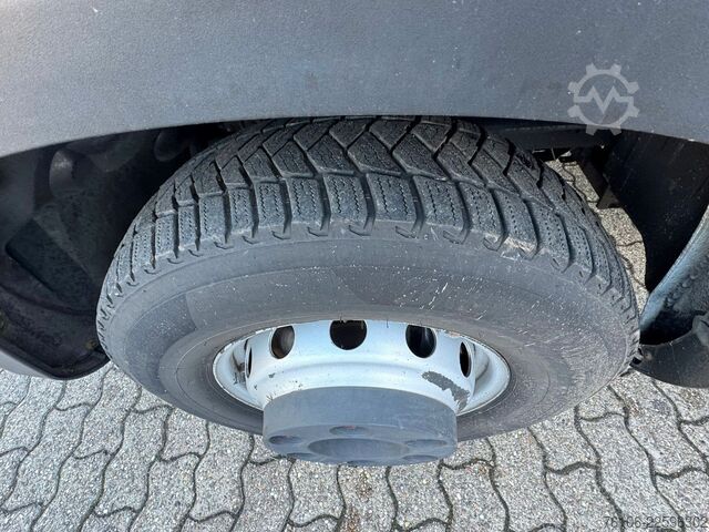 Furgoneta caja IVECO Daily 70C17 Koffer mit Ladebordwand