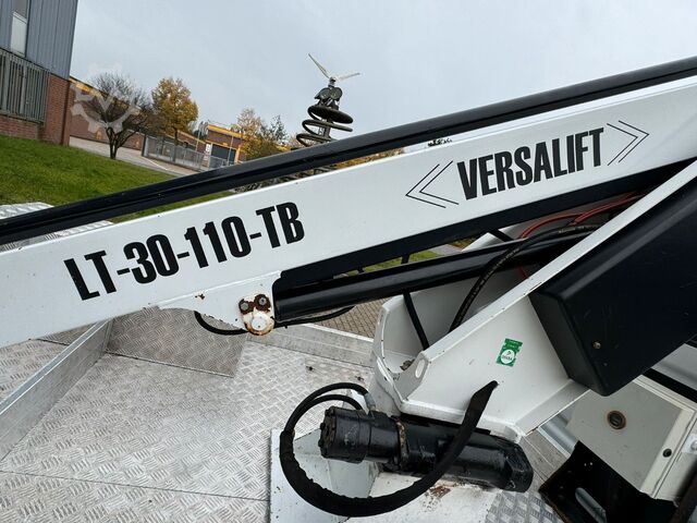 Kuorma-autoon asennettu työskentelyalusta IVECO Daily 35S14 Hubarbeitsbühne Versalift 11,2 Meter