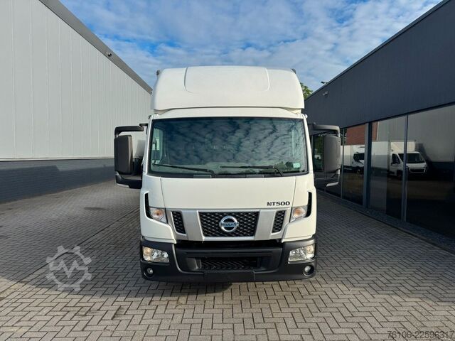 Furgoneta caja NISSAN NT500 56.15 Koffer mit LBW*Ahk*nur 34.800 km *