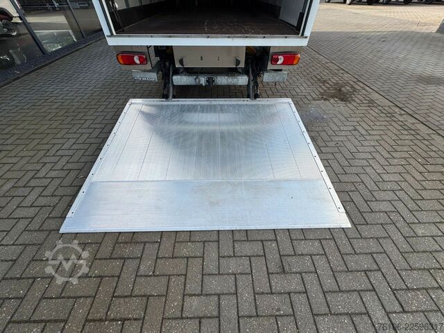Furgoneta caja NISSAN NT500 56.15 Koffer mit LBW*Ahk*nur 34.800 km *