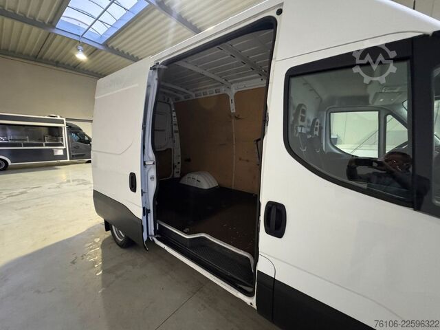 High top van IVECO Daily 50C18 Kastenwagen *Navi*Ahk**