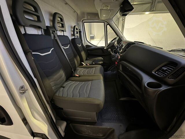 High top van IVECO Daily 50C18 Kastenwagen *Navi*Ahk**