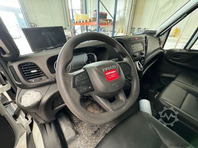 Box van IVECO Daily 35S14 Hi-Matic Koffer*Ahk*Seiten tür*