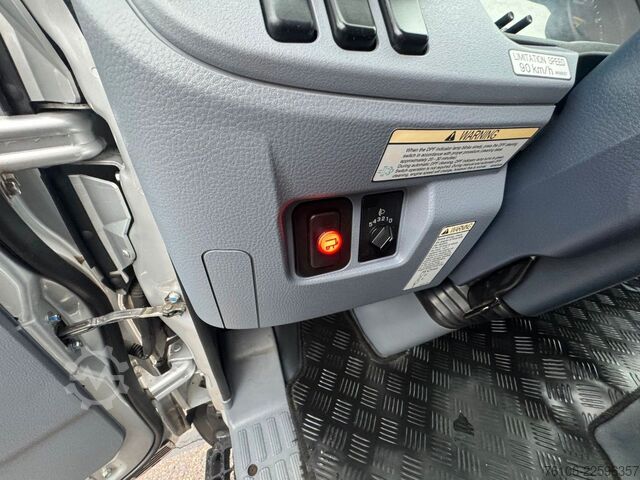 Fourgon tôlé FUSO Canter 7C18 Koffer mit Ladebordwand *Klima*