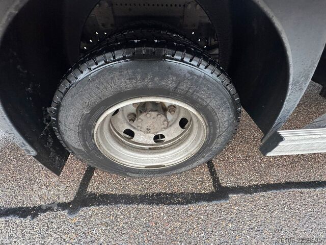 Fourgon tôlé FUSO Canter 7C18 Koffer mit Ladebordwand *Klima*