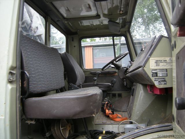 Trostrani kiperski kombi MERCEDES-BENZ Unimog U1250 mit Kran MKG 105