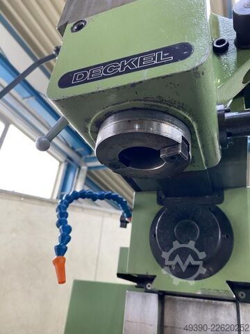 CNC Fräsmaschine, Werkzeugfräsmaschine mit Handrädern und Bahnsteuerung GRUNDIG Contur 2, Fräsmaschi DECKEL FP 4 MA