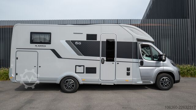 ADRIA MATRIX 670 SL - 60Y SEMI-INTEGRAL BARU ADRIA MATRIX 670 SL - 60Y