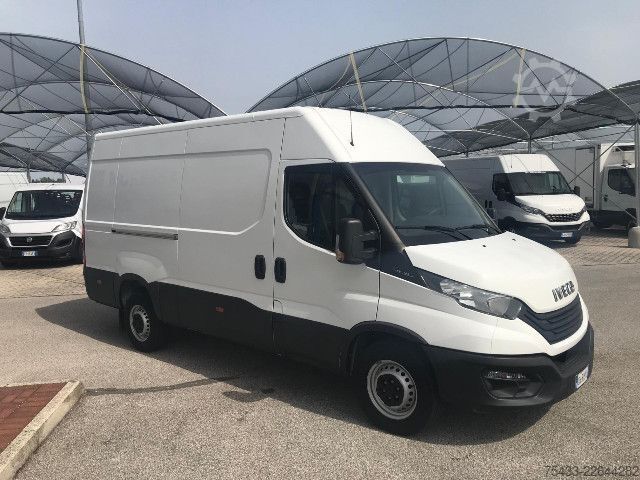 पैनल वैन IVECO DAILY 35S14 V FURGONE
