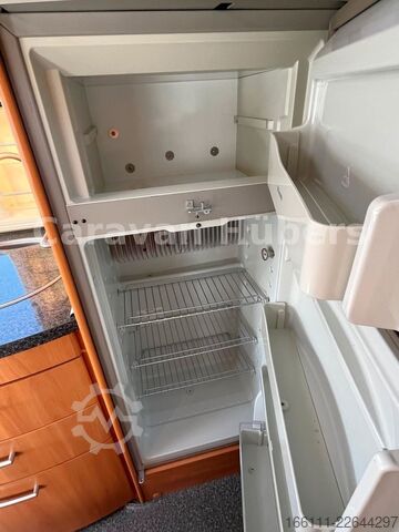 Integraal camper HYMER/ERIBA B 614 - Festbett- Klima -  - Solar -