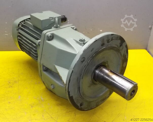 Moteur à engrenages 1,5 kW 40 tr/min VEM ZG3KPR80G4