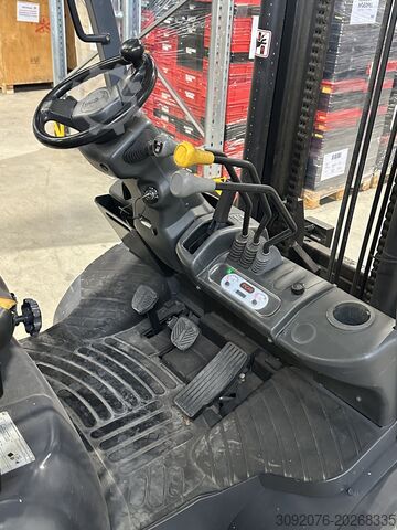 TCM plinski viličar FG35T3S TCM FG35T3