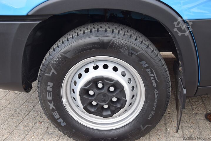 Furgão pick-up Iveco Daily  35S18 DOKA 7-Sitzer Pritsche Maxi AHK 3,5T