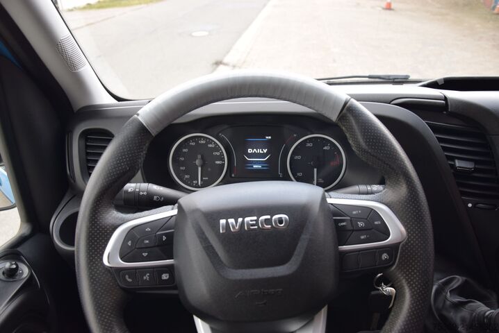 Furgão pick-up Iveco Daily  35S18 DOKA 7-Sitzer Pritsche Maxi AHK 3,5T