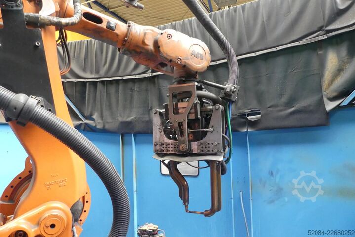 एबीबी प्वाइंट वेल्डिंग सेल ABB 