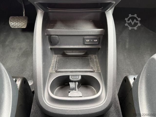 Magastetős kombi Mercedes-Benz V 250 d Kompakt DISTRONIC AHK2,5to Kamera