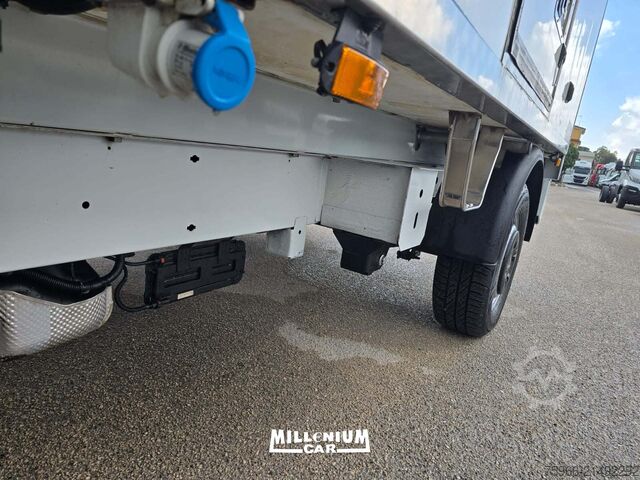 Kylskåpsbil Renault RENAULT MASTER 2020 CELLA 3,20 FRC