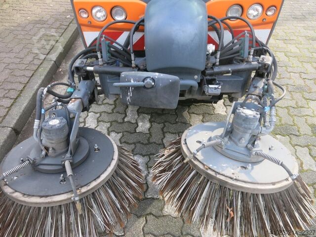 Barredora de calzadas HAKO Citymaster 2000