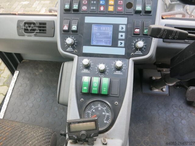 Barredora de calzadas HAKO Citymaster 2000