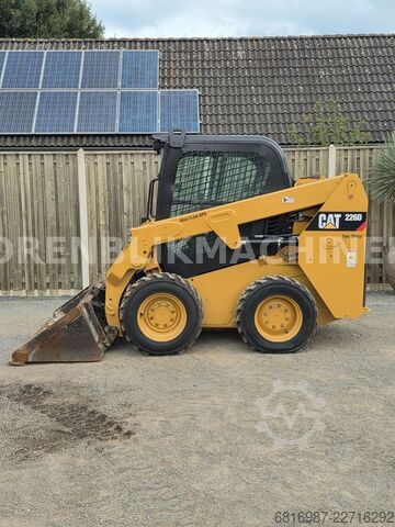 Mini-pelle CATERPILLAR 226D