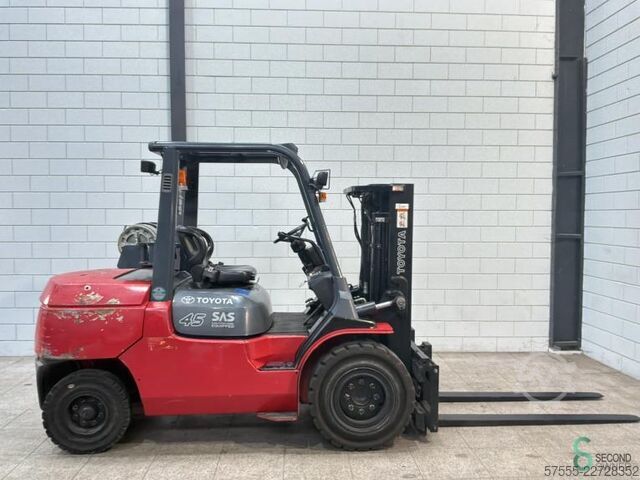 Viljuškar Toyota 02-7 FG 40