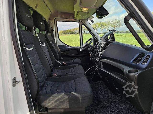 Kuffert IVECO DAILY 35S18 3.0ltr ac aut. EUR6