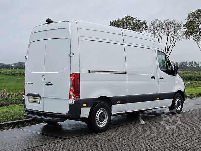 Stationvogn med højt tag MERCEDES-BENZ ESPRINTER L2H2 Elektrisch AC!