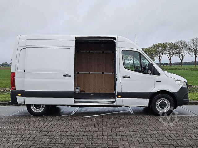 Stationvogn med højt tag MERCEDES-BENZ ESPRINTER L2H2 Elektrisch AC!