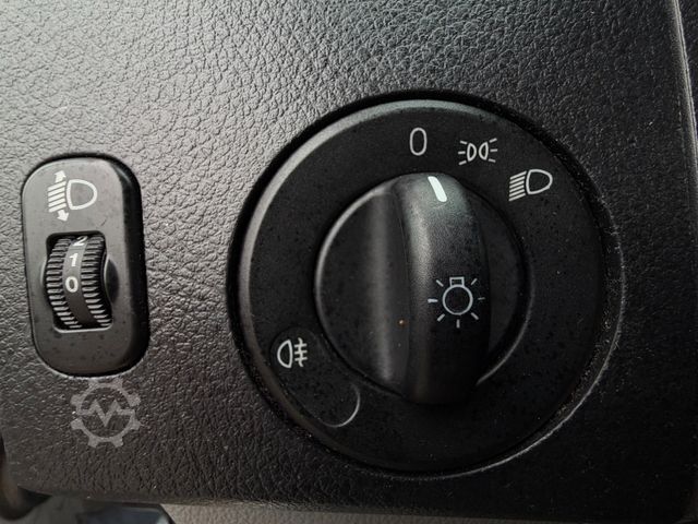 Minibus MERCEDES-BENZ Sprinter 313 BlueTEC 9Sitze+Rollstuhllift Klima