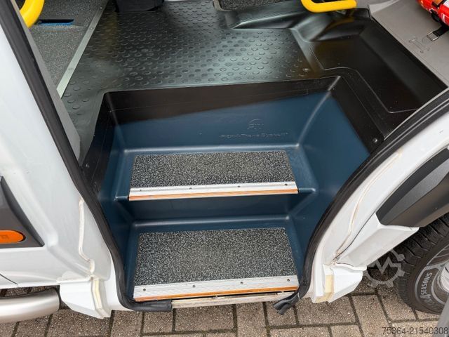 Minibus MERCEDES-BENZ Sprinter 313 BlueTEC 9Sitze+Rollstuhllift Klima