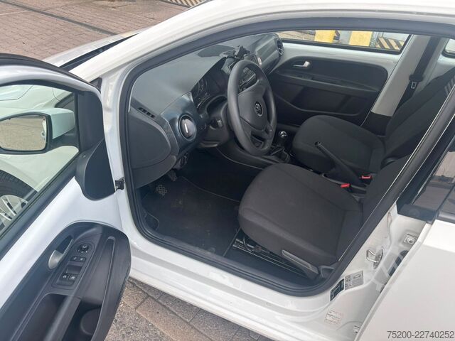 Kombijevsko vozilo VW up!