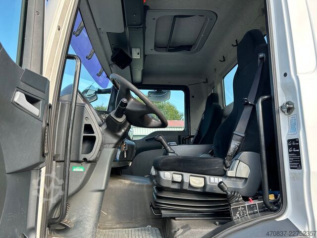 Camion basculante trilateral MAN TGM 18.250 BB / 4x4 / Hiab 099 Funk Greifer