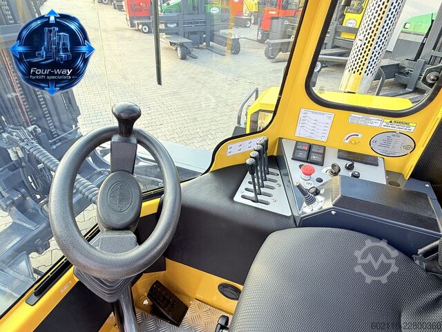 Carretilla retráctil de 4 vías Combilift C4000 DIESEL TRIPLEX 6000 FORK POSITIONE