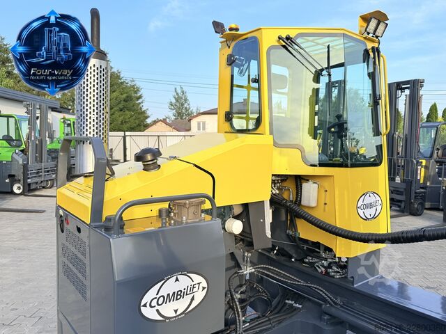 Carretilla retráctil de 4 vías Combilift C4000 DIESEL TRIPLEX 6000 FORK POSITIONE